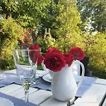 Strandgut Mit Outdoor Whirlpool Und Garten