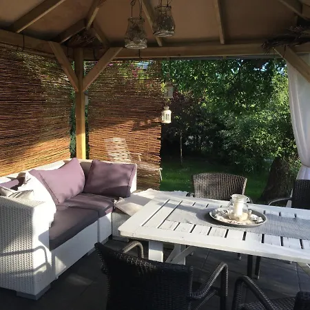 Ferienhaus Strandgut Mit Outdoor Whirlpool Und Garten Lägenhet Petershagen-Eggersdorf