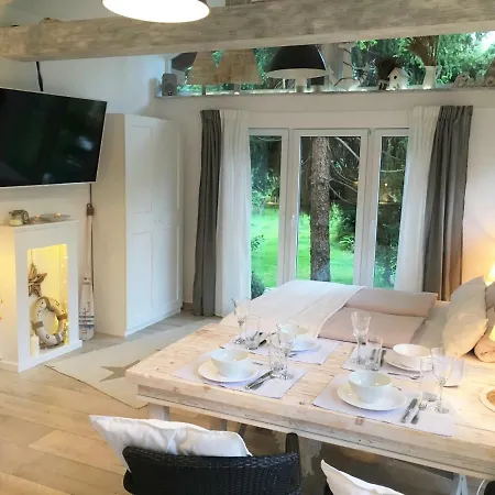 아파트 Gartenapartment Strandgut Mit Outdoor Whirlpool Und Garten *