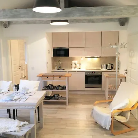 Gartenapartment Strandgut Mit Outdoor Whirlpool Und Garten 아파트 Petershagen-Eggersdorf