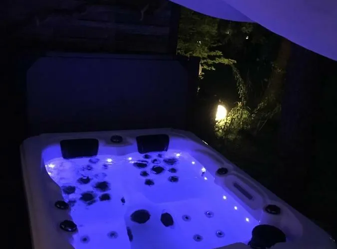 Ferienhaus Strandgut Mit Outdoor Whirlpool Und Garten Lägenhet *